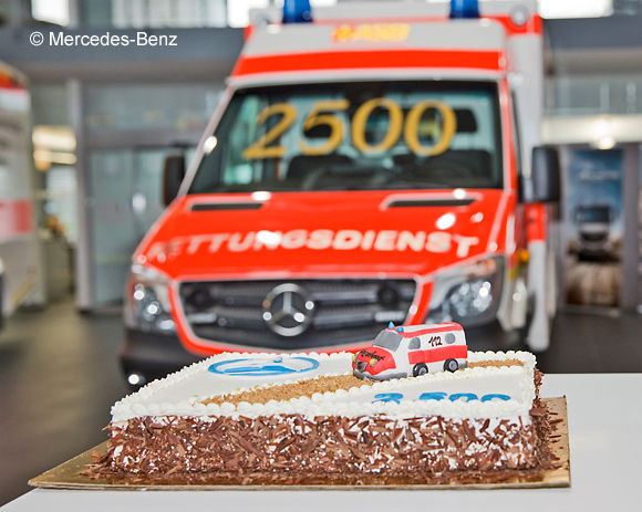 2.500ster Mercedes Sprinter an den Rettungsdienst in Bayern ausgeliefert. Foto: Mercedes-Benz