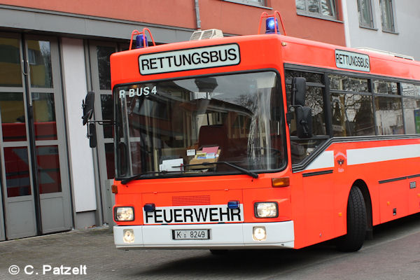 Symbolfoto_Feuerwehr_Koeln_Rettungsbus