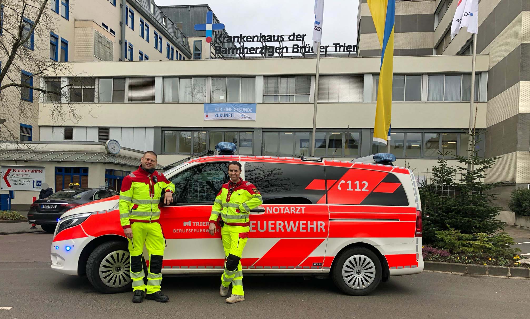 Trier: Rettungsdienst der Berufsfeuerwehr mit neuer Kleidung